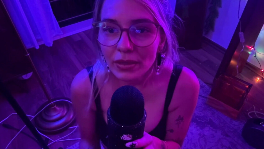 Soph Stardust ASMR - Triggers & Body Tapping On My Knees