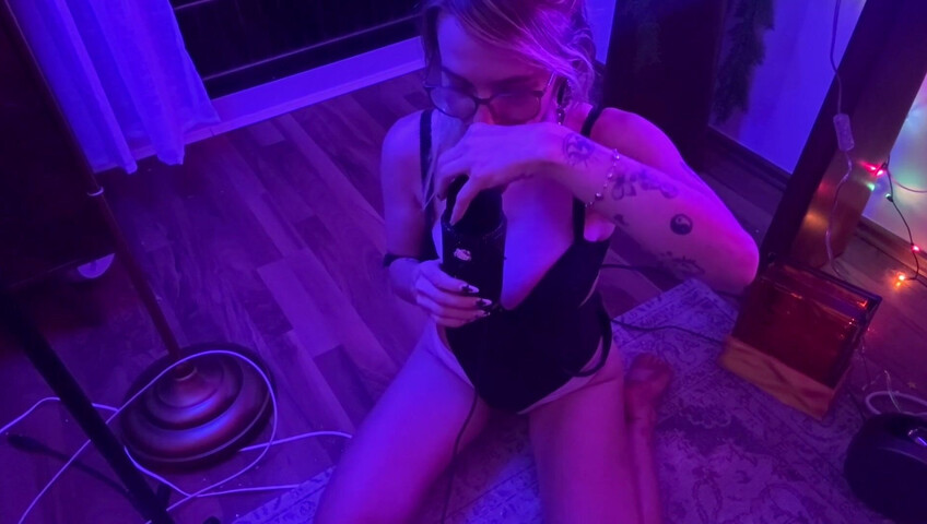 Soph Stardust ASMR - Triggers & Body Tapping On My Knees