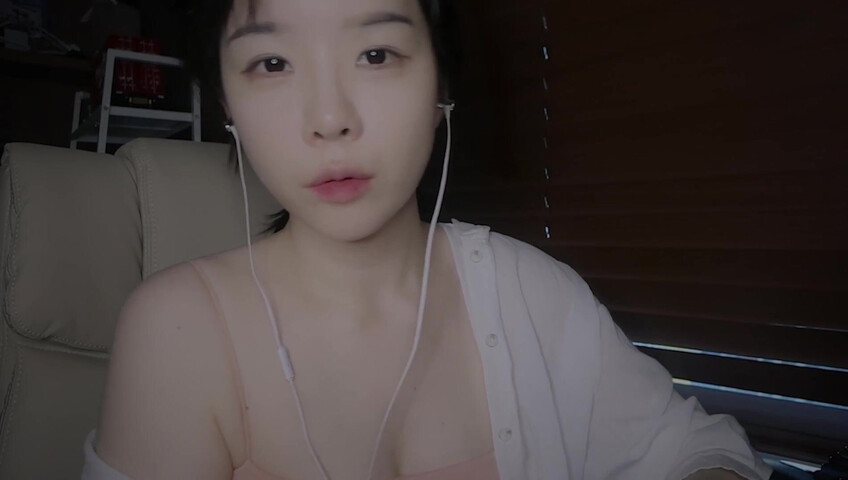 ASMR Yeonchu - 30 September 2025 - Instead of studying, doing ASMR