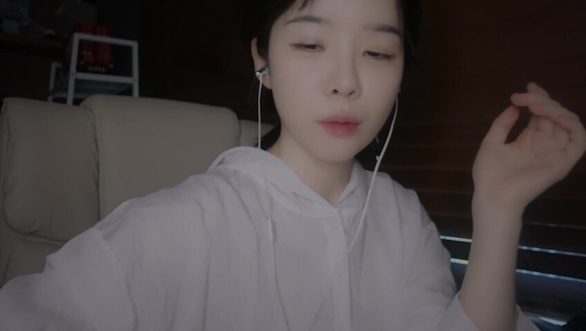 ASMR Yeonchu - 30 September 2025 - Instead of studying, doing ASMR