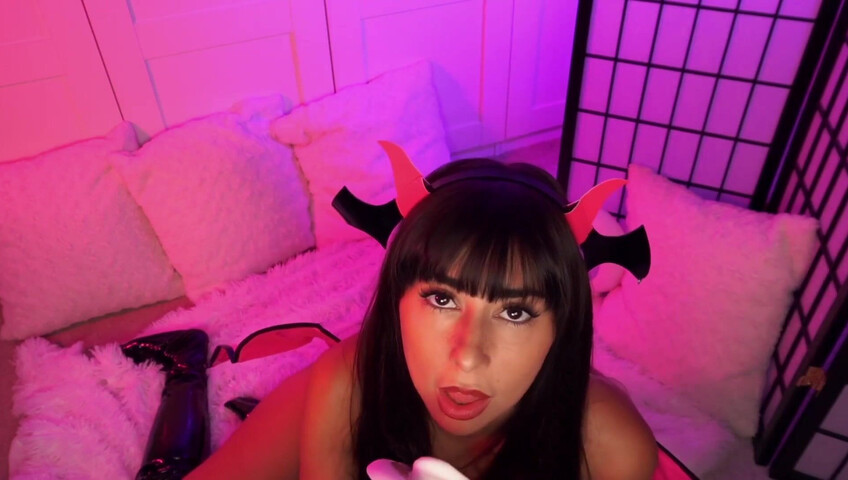 LunaRexx - Succubus Ear Licking