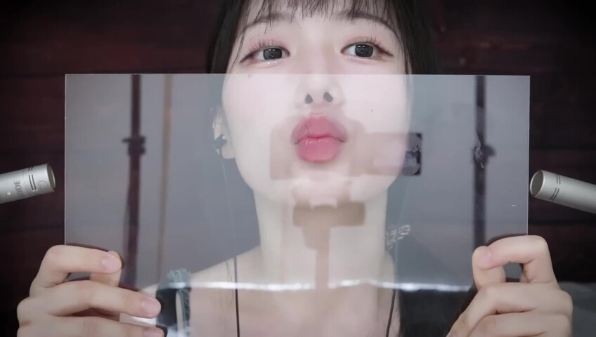 Jamonghae ASMR - 17 Aug 2025 - Acrylic Board Kiss