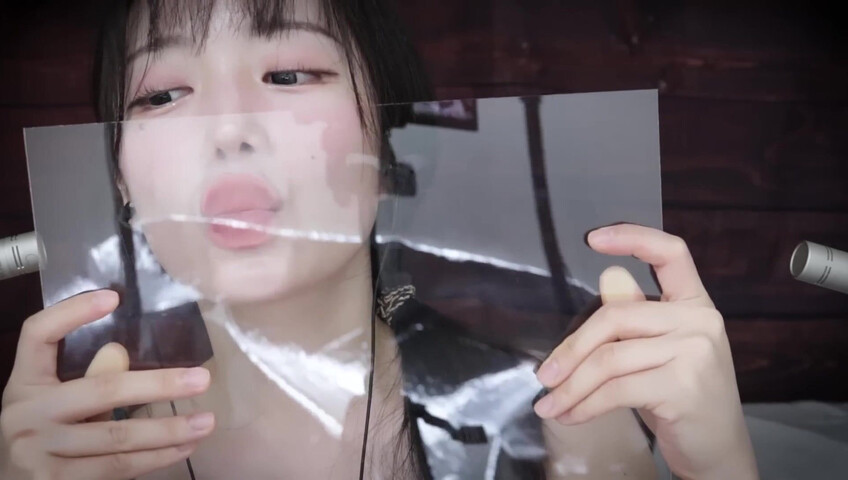 Jamonghae ASMR - 17 Aug 2025 - Acrylic Board Kiss