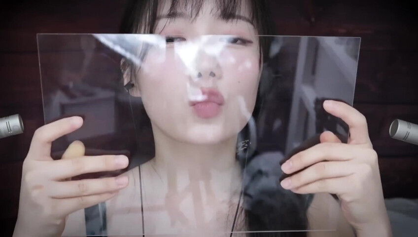 Jamonghae ASMR - 17 Aug 2025 - Acrylic Board Kiss