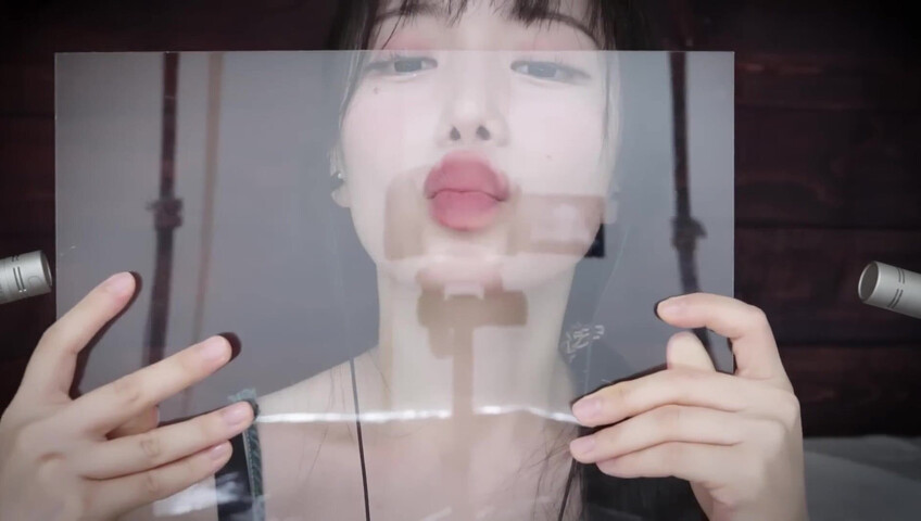 Jamonghae ASMR - 17 Aug 2025 - Acrylic Board Kiss