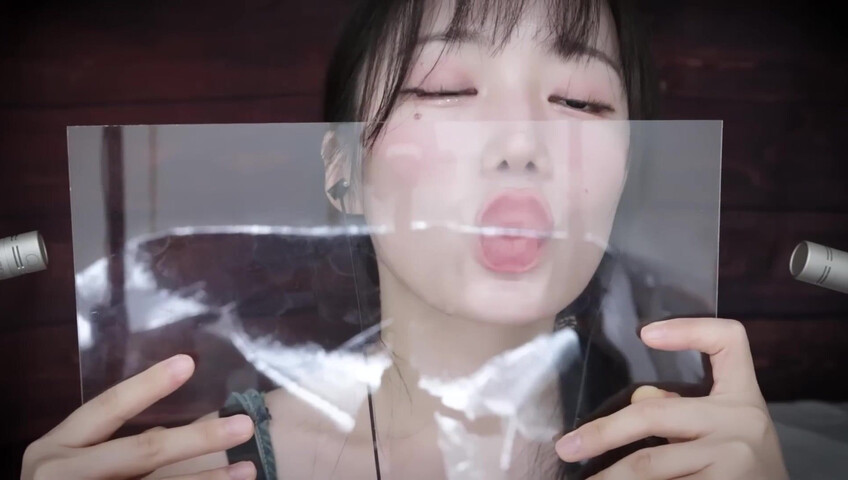 Jamonghae ASMR - 17 Aug 2025 - Acrylic Board Kiss