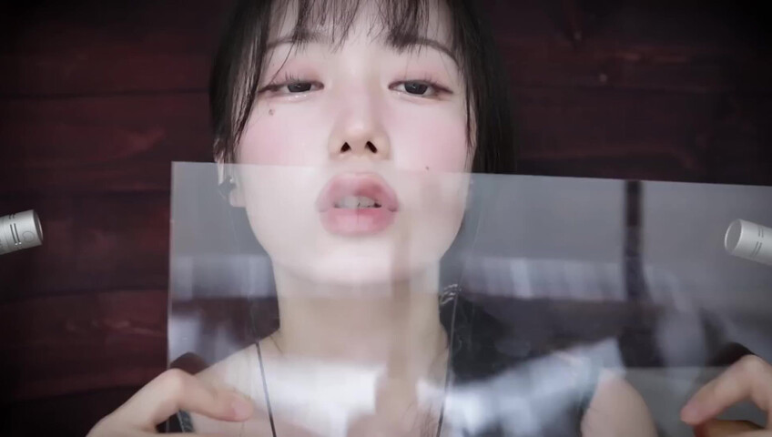 Jamonghae ASMR - 17 Aug 2025 - Acrylic Board Kiss