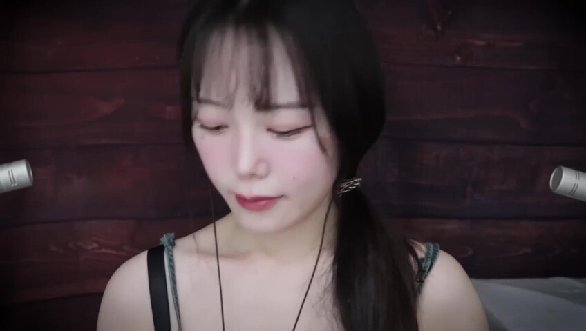 Jamonghae ASMR - 17 Aug 2025 - Acrylic Board Kiss