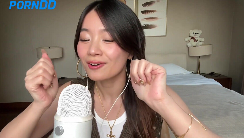 Lin ASMR - Mouth Sounds Directly On The Mic