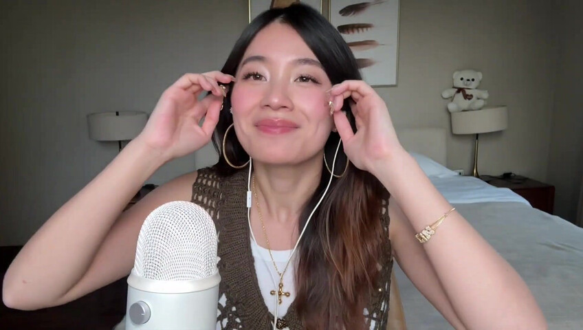 Lin ASMR - Mouth Sounds Directly On The Mic