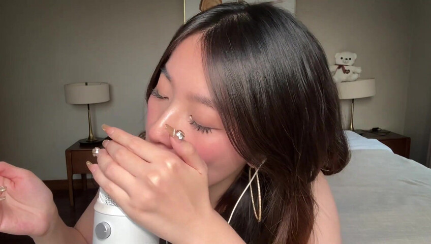 Lin ASMR - Mouth Sounds Directly On The Mic
