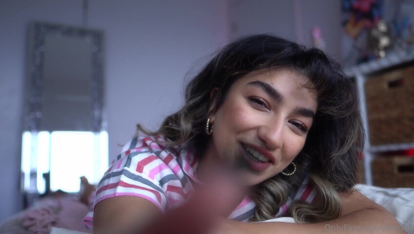 Leedah ASMR - Girlfriend sucks your dick