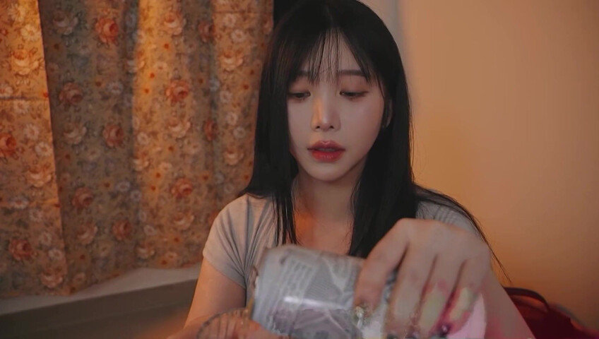 ASMR Yoonying - Mid-Autumn Holiday- Staying up all night playing cards with my girl