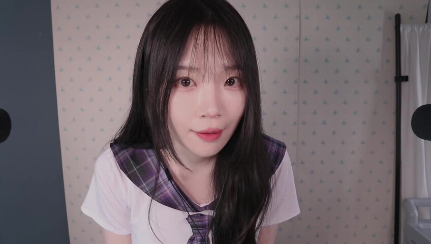 ASMR Nara - ASMR Look book with Switching Between Natural Voice and Falsetto​