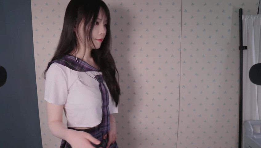 ASMR Nara - ASMR Look book with Switching Between Natural Voice and Falsetto​