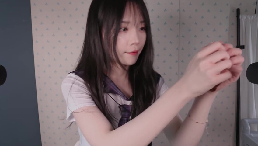 ASMR Nara - ASMR Look book with Switching Between Natural Voice and Falsetto​