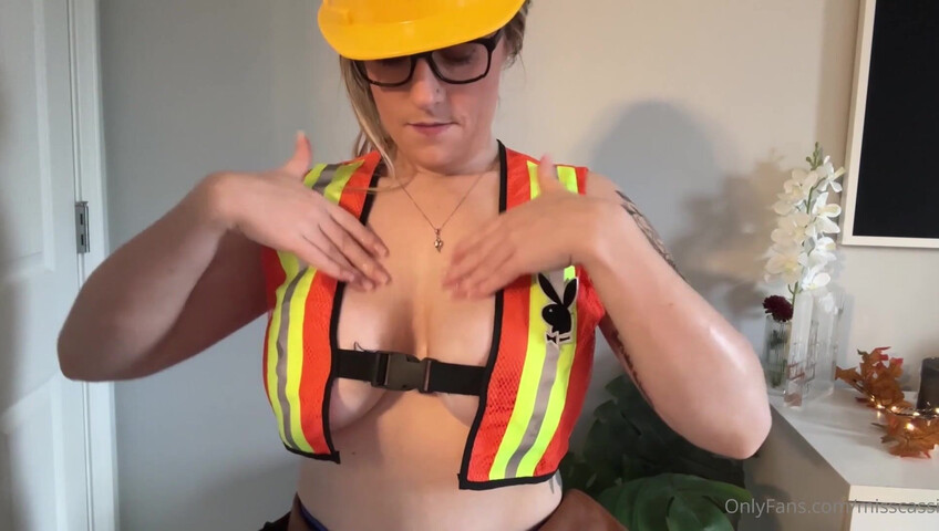Cassi ASMR - 9 Oct 2025 - Cassiween! Construction Worker Gets To Know You & Your Crew
