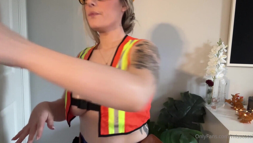 Cassi ASMR - 9 Oct 2025 - Cassiween! Construction Worker Gets To Know You & Your Crew