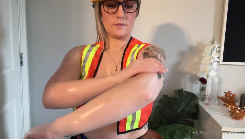 Cassi ASMR - 9 Oct 2025 - Cassiween! Construction Worker Gets To Know You & Your Crew