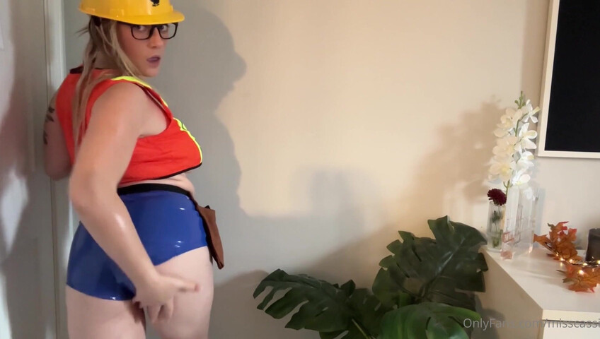 Cassi ASMR - 9 Oct 2025 - Cassiween! Construction Worker Gets To Know You & Your Crew