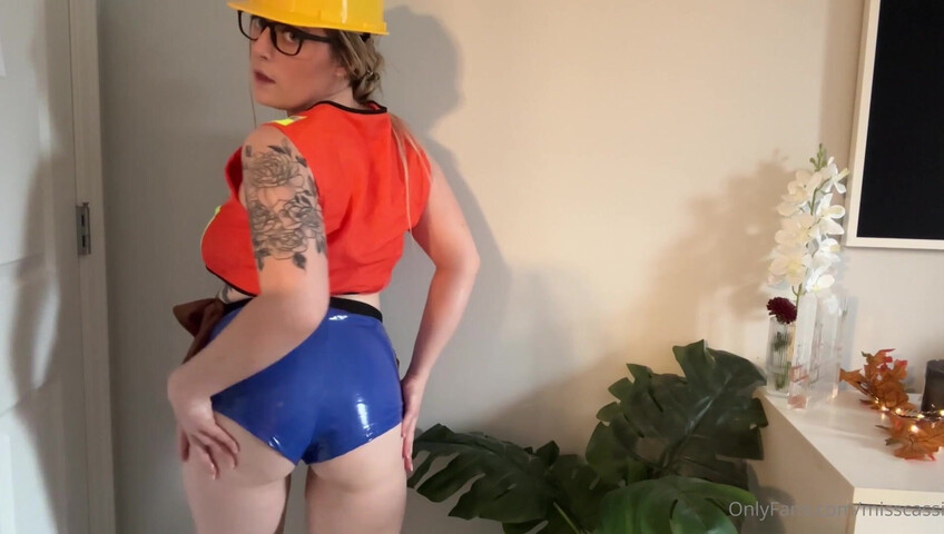 Cassi ASMR - 9 Oct 2025 - Cassiween! Construction Worker Gets To Know You & Your Crew