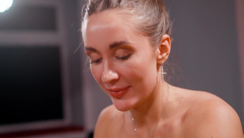 ASMR MASSAGE QUEENS - 1 Aug 2025 - KRIS GIVES MARY A SENSUAL MASSAGE