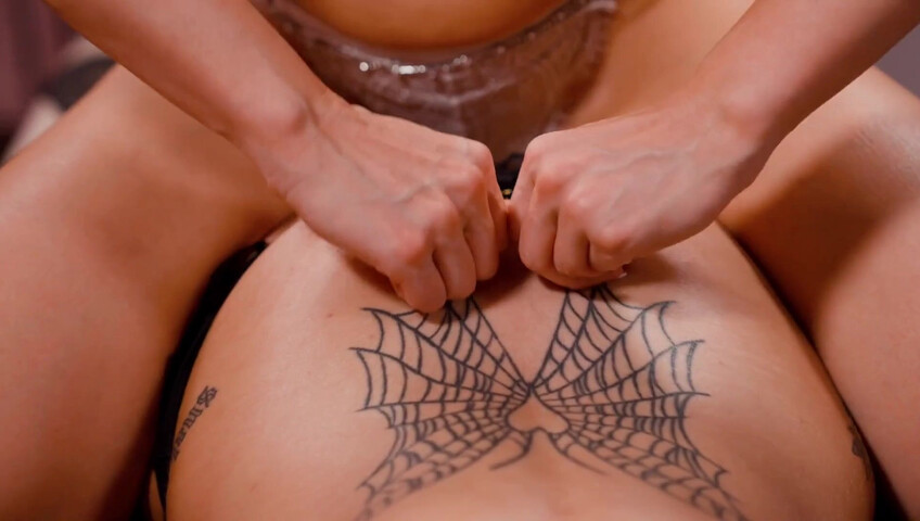 ASMR MASSAGE QUEENS - 1 Aug 2025 - KRIS GIVES MARY A SENSUAL MASSAGE