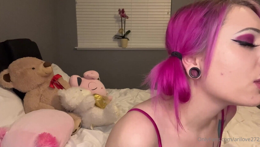 Ari Love  - He Watched While I Teased – FaceTime Cuck Session