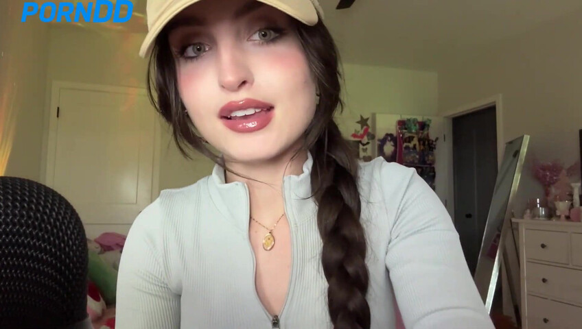 Beebee ASMR - Patreon Exclusive- Random ASMR (Mouth Sounds Tapping on Pictures)