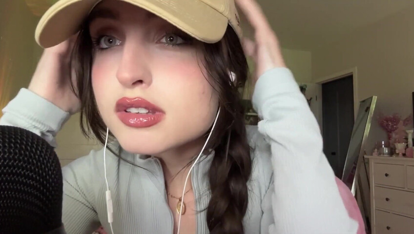 Beebee ASMR - Patreon Exclusive- Random ASMR (Mouth Sounds Tapping on Pictures)