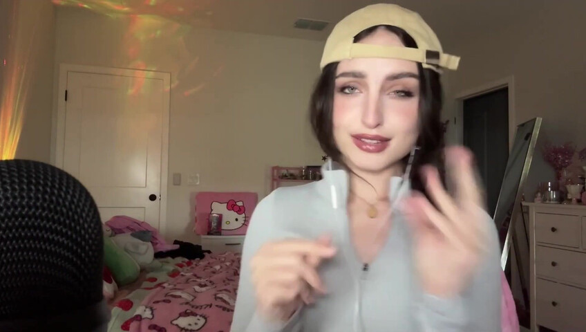 Beebee ASMR - Patreon Exclusive- Random ASMR (Mouth Sounds Tapping on Pictures)