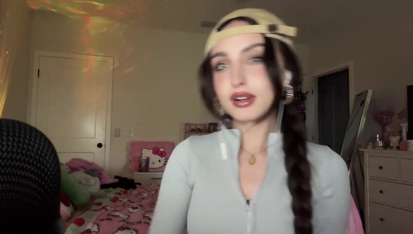 Beebee ASMR - Patreon Exclusive- Random ASMR (Mouth Sounds Tapping on Pictures)