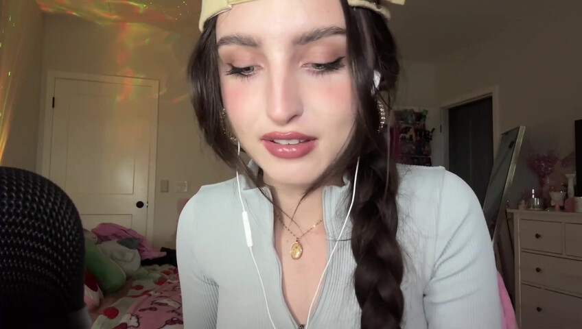 Beebee ASMR - Patreon Exclusive- Random ASMR (Mouth Sounds Tapping on Pictures)