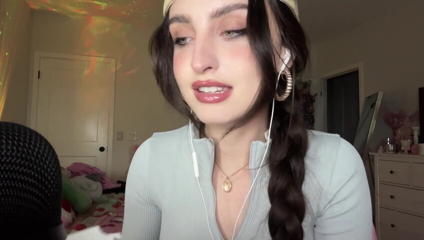 Beebee ASMR - Patreon Exclusive- Random ASMR (Mouth Sounds Tapping on Pictures)