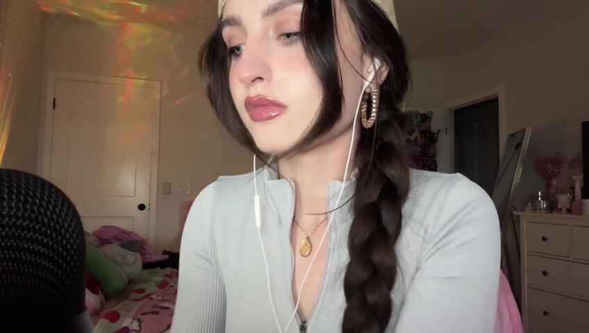 Beebee ASMR - Patreon Exclusive- Random ASMR (Mouth Sounds Tapping on Pictures)