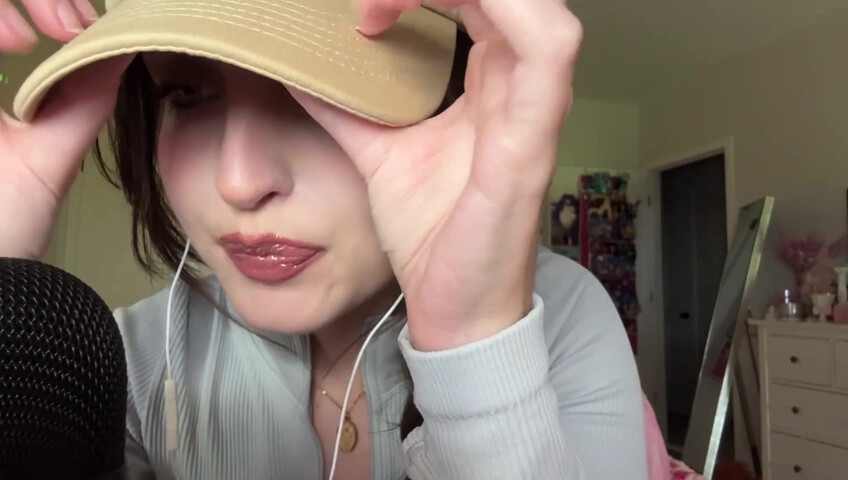 Beebee ASMR - Patreon Exclusive- Random ASMR (Mouth Sounds Tapping on Pictures)