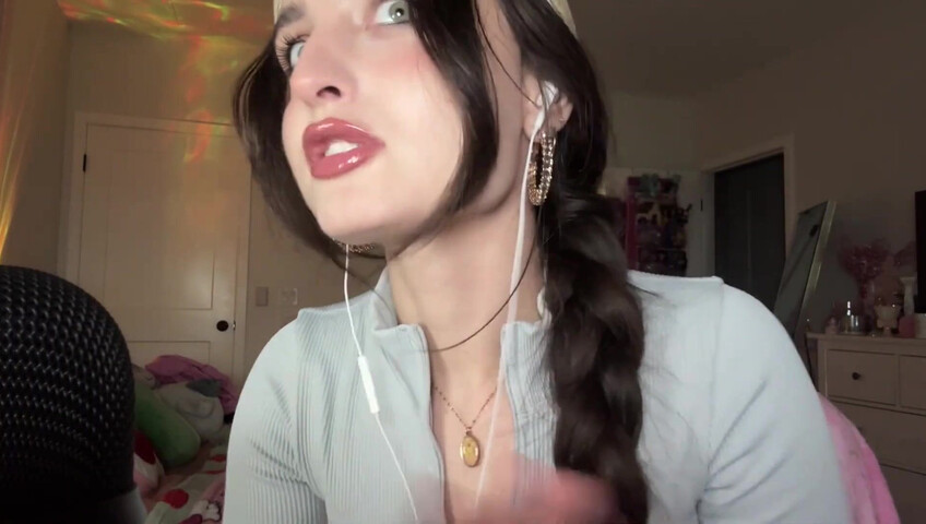 Beebee ASMR - Patreon Exclusive- Random ASMR (Mouth Sounds Tapping on Pictures)