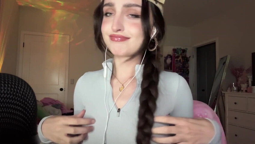 Beebee ASMR - Patreon Exclusive- Random ASMR (Mouth Sounds Tapping on Pictures)