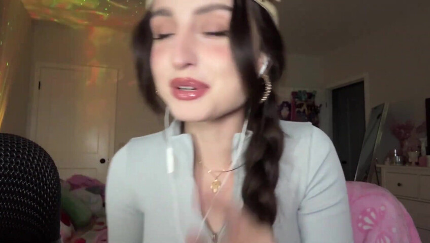 Beebee ASMR - Patreon Exclusive- Random ASMR (Mouth Sounds Tapping on Pictures)