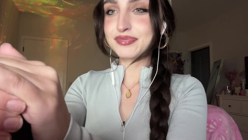 Beebee ASMR - Patreon Exclusive- Random ASMR (Mouth Sounds Tapping on Pictures)