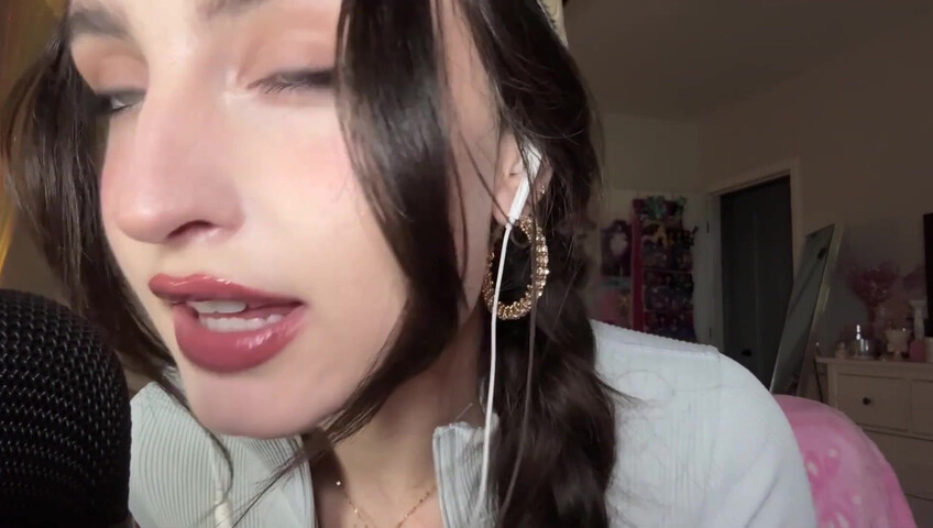 Beebee ASMR - Patreon Exclusive- Random ASMR (Mouth Sounds Tapping on Pictures)