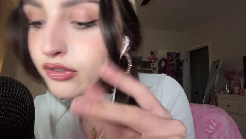 Beebee ASMR - Patreon Exclusive- Random ASMR (Mouth Sounds Tapping on Pictures)