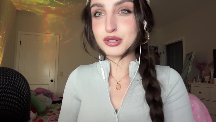 Beebee ASMR - Patreon Exclusive- Random ASMR (Mouth Sounds Tapping on Pictures)