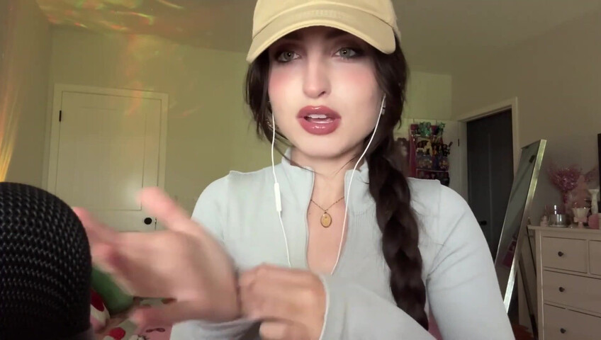 Beebee ASMR - Patreon Exclusive- Random ASMR (Mouth Sounds Tapping on Pictures)