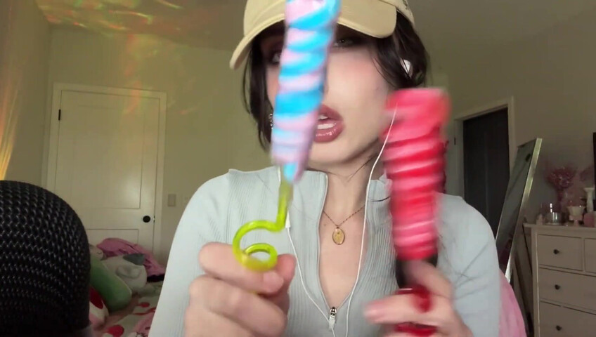 Beebee ASMR - Patreon Exclusive- Random ASMR (Mouth Sounds Tapping on Pictures)