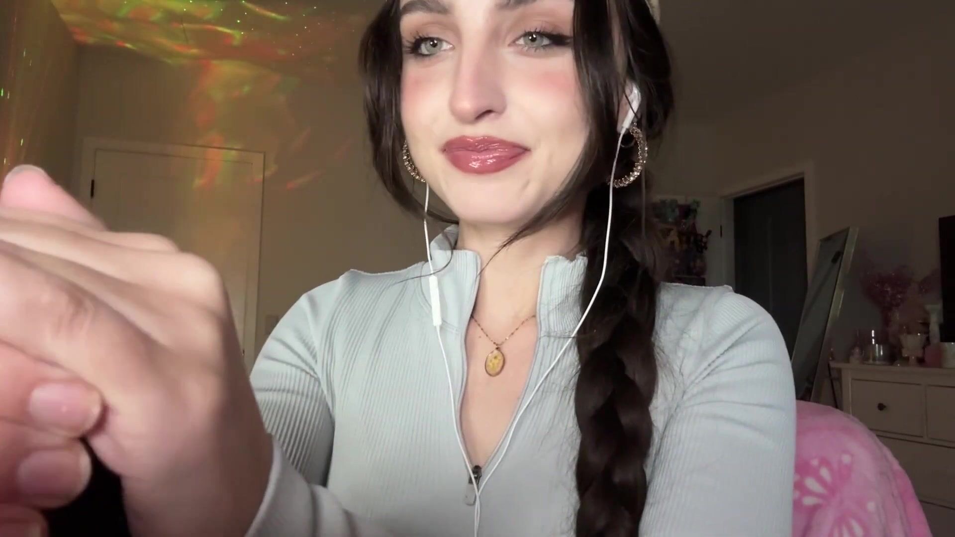 Beebee ASMR - Patreon Exclusive- Random ASMR (Mouth Sounds Tapping on Pictures)