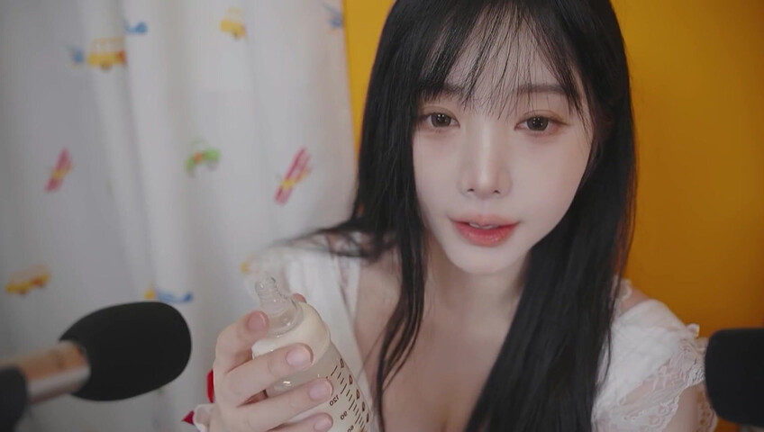 ASMR Yoon Ying - 23 November 2025 - Mama Made Sleeping Cafe