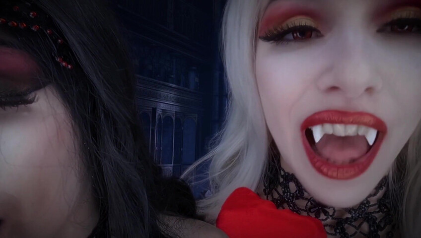 Egilea ASMR - Vampire sisters kisses