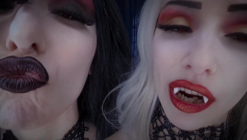 Egilea ASMR - Vampire sisters kisses