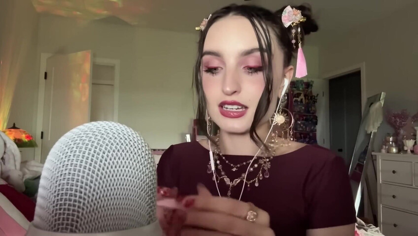 Beebee ASMR - Extra Gum Chewing, Wet Mouth Sounds, Inaudible Whispering, Hand Sounds